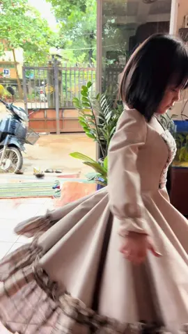 ဂါဝန်တွေဆိုသူတအားကြိုက် 🥰🥰🥰#designbymgchangnaing #designerminmyathtut #onemillionviews🙏❤️🤓 #onemillionlikes #ရောက်စမ်းfypပေါ် #celebrity @Min Myat Htut @Mg Chan Naing @Nan Zun Pwint Nwe ( Noe Noe ) 