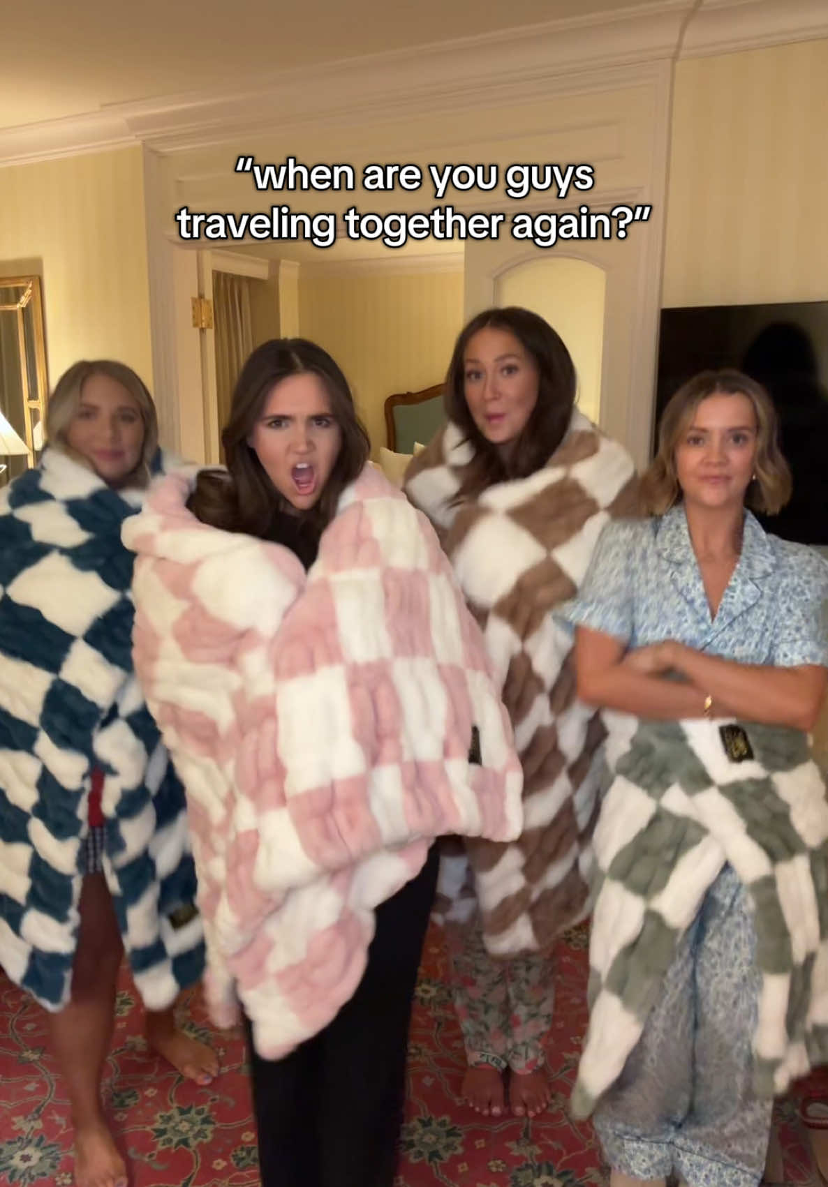 WE’RE BACK BABY @Hunter & Devin @Shelby & Dylan @joshandsav #taylorandsoph #friends #travel #dancing #matching #girlsnight 
