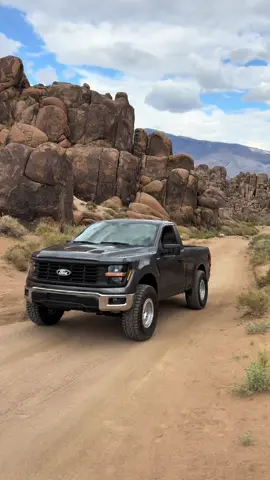 Una lobo #daddysmoney #f150 #2025f150 #parati #trocas #ford #v8 #singlecab #4x4 #lobo #unacortita #trocasperronas #kmc #liftedtrucks #trucktok #5oh 