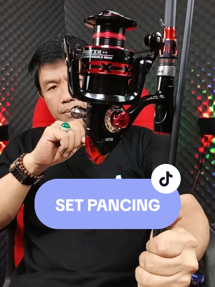 Rekomendasi set pancing siap pakai daiwa road fishing satu set lengkap tinggal pakai dengan reel spul metal dan joran carbon holo model sambung tengah tersedia berbagai ukuran baik joran atau reel nya cocok untuk spinning atau casting untuk pembelian klik keranjang kuning di kiri bawah video ini #setpancing  #daiwa  #alatmancing 