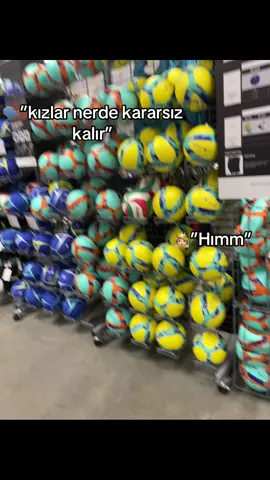Kızlar nerde kararsız kalırrr#keşfetteyizzz #beniöneçıkart #fypp #fypシ゚viral🖤tiktok #keşfetbeniöneçıkar #fypシ゚ #voleybol #top #decathlon #spor #voleybolcu #keşfetteyizzz #keşfet 