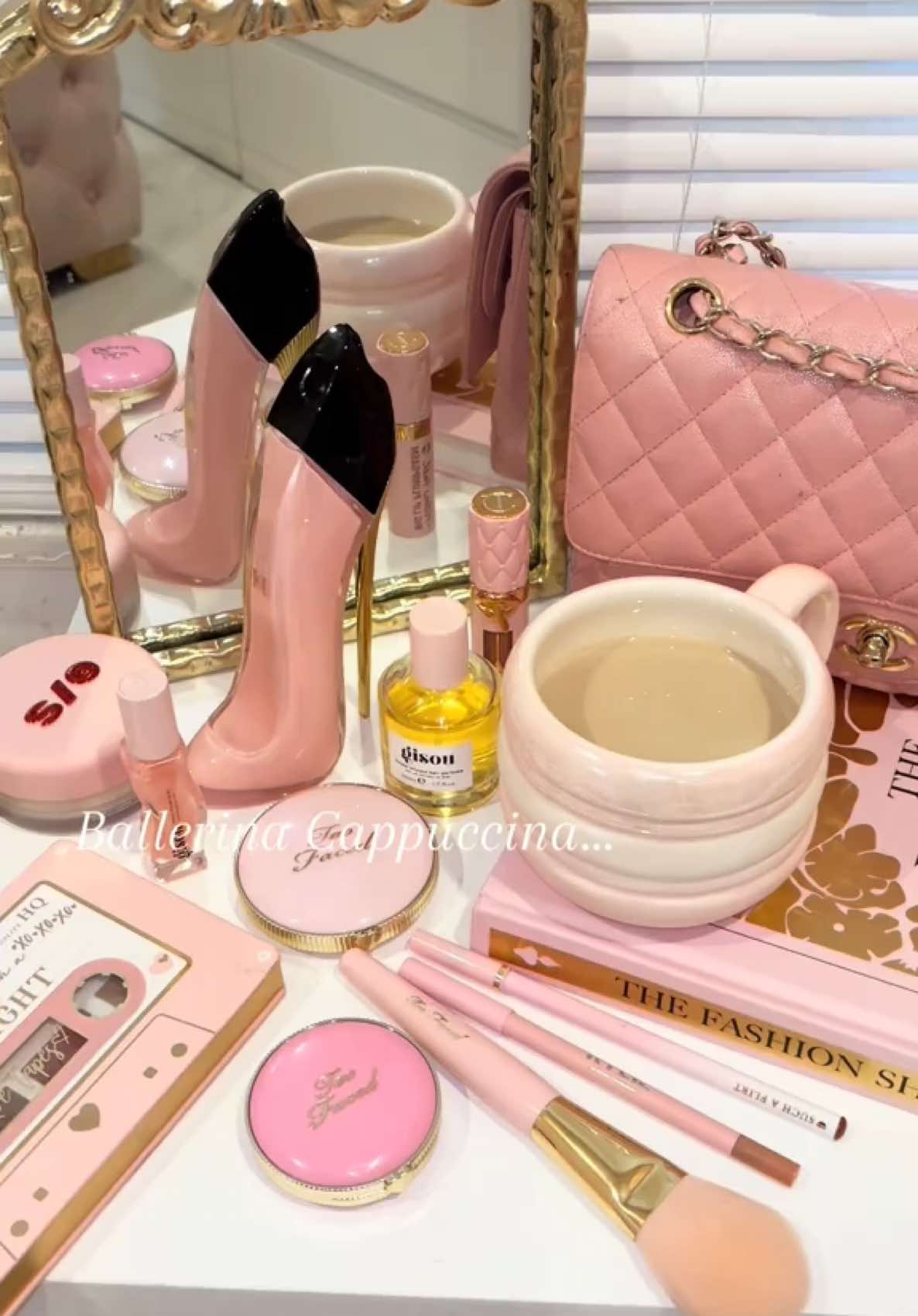 Which one are you? #ballerinacappuccina #espressonaseniora #makeupreel #brownmakeup #pinkmakeup #makeuptrend #makeuptrends #trending #aesthetic #viralbeautytrends