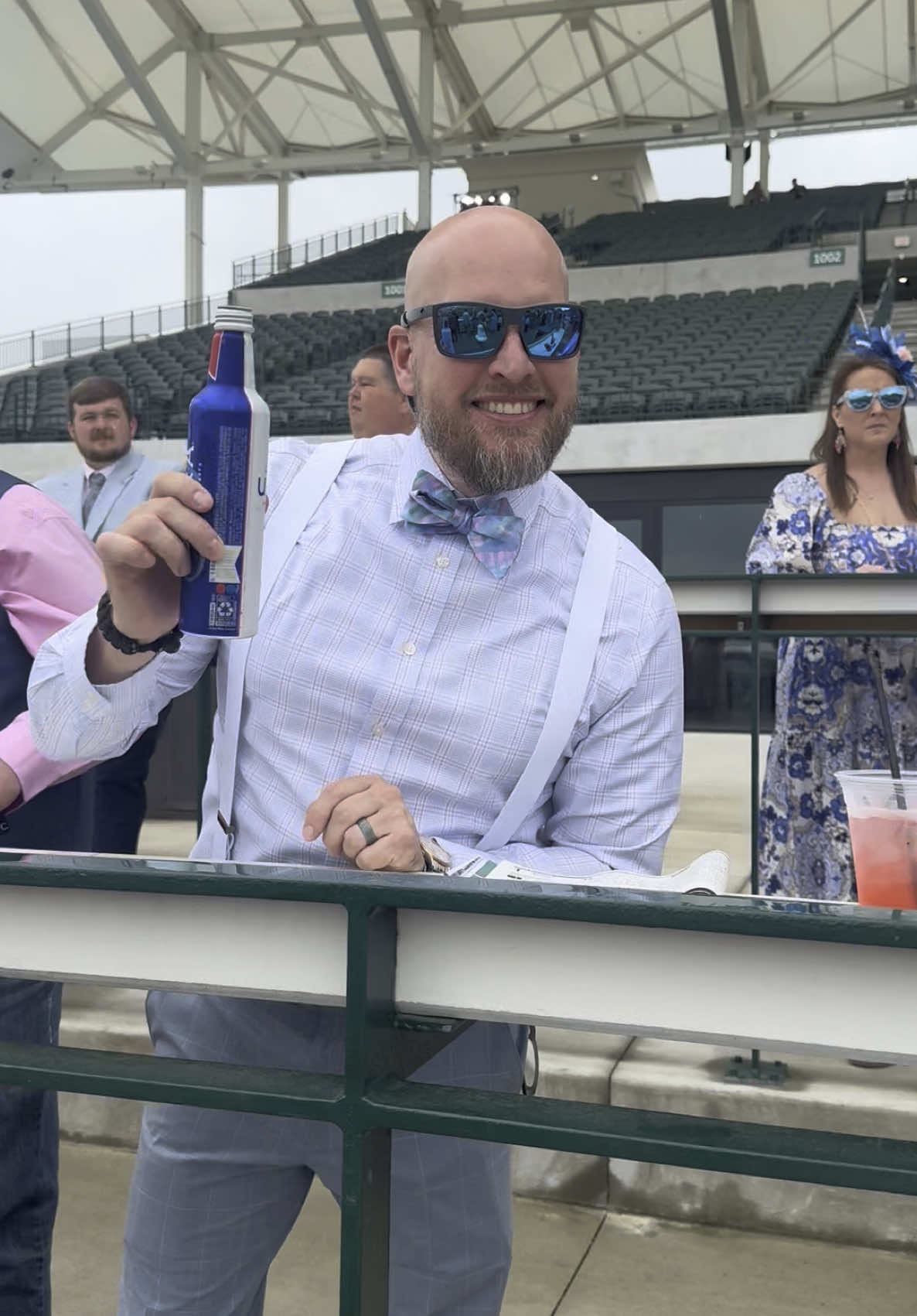 Serving looks under the spires 👒 Derby week magic with friends 🥂 