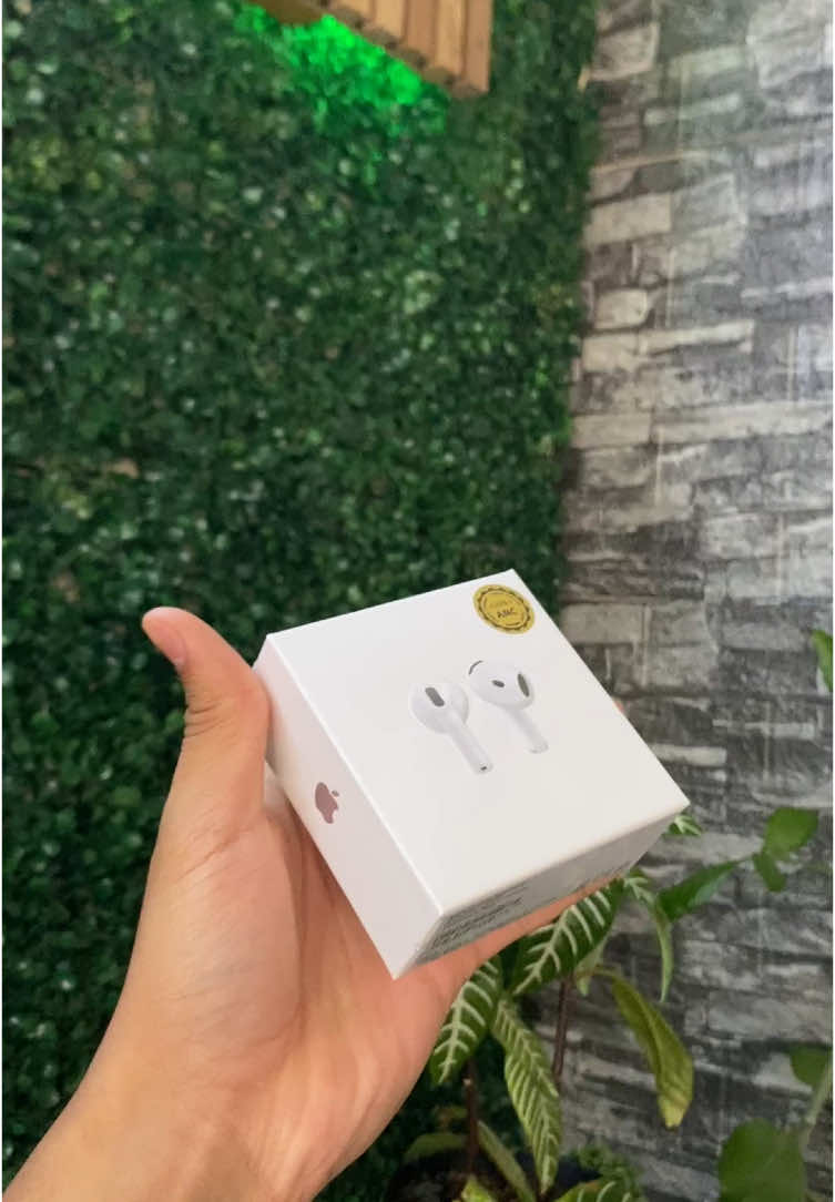 AirPods 4 – ¡Estilo, sonido y calidad 1.1! 🎧 Sonido envolvente con cancelación de ruido ✨ Diseño moderno y elegante ⚡ Conexión rápida y estable 🔋 Batería duradera para todo el día ¡Calidad 1.1 que no tiene nada que envidiarle a los originales! #cali #parati #exclusividad #apple #airpodspro2 #airpods #audifonos #fyp #videoviral 