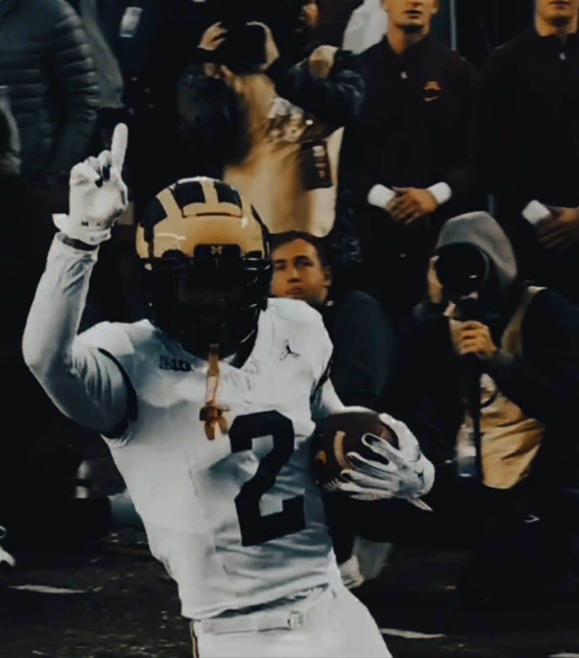 Unforgettable season 〽️🔥 #blockmnation #goblue〽️ #michiganfootball #michigan #fyp #CollegeFootball #viral #team144 #viralvideo #foryoupage #michiganedits 