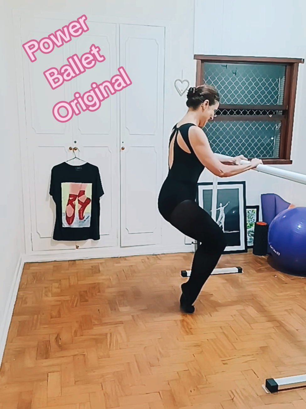 Para matar as saudades de uma barra de PBO. Preparem-se para muitas novidades em nossas lives dançantes. Logo logo estou de volta com aulas caprichadas para fazermos juntos #ballet #balletclass #dance #dancer #CapCut 