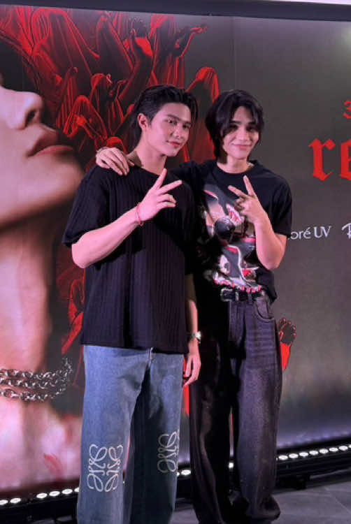 Jeff Satur y William por fin juntos en el concierto de Jeff después de 2 años Cr on video  #jeffsatur     #JeffSaturRedGiantD1 #JeffSaturRedGiantConcert_D1 #williamjkp  #JeffSaturRedGiantConcert #jeffsatur