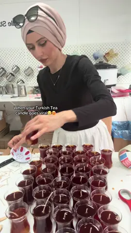 Zoooo happy met alle reacties, tag me in jullie prank videos!! Alle resterende bestellingen zullen as dinsdag op de post gaan, bedankt voor jullie geduld♥️ #fyp #fy #voorjou #kaarsen #amsterdam #kerzen #candlemaker #supportsmallbusiness #SmallBusiness #candles # #candle #asmr #candlemaking #nederland #kaars #kleinbedrijfje #candlebusiness #nederland #candlemaker 