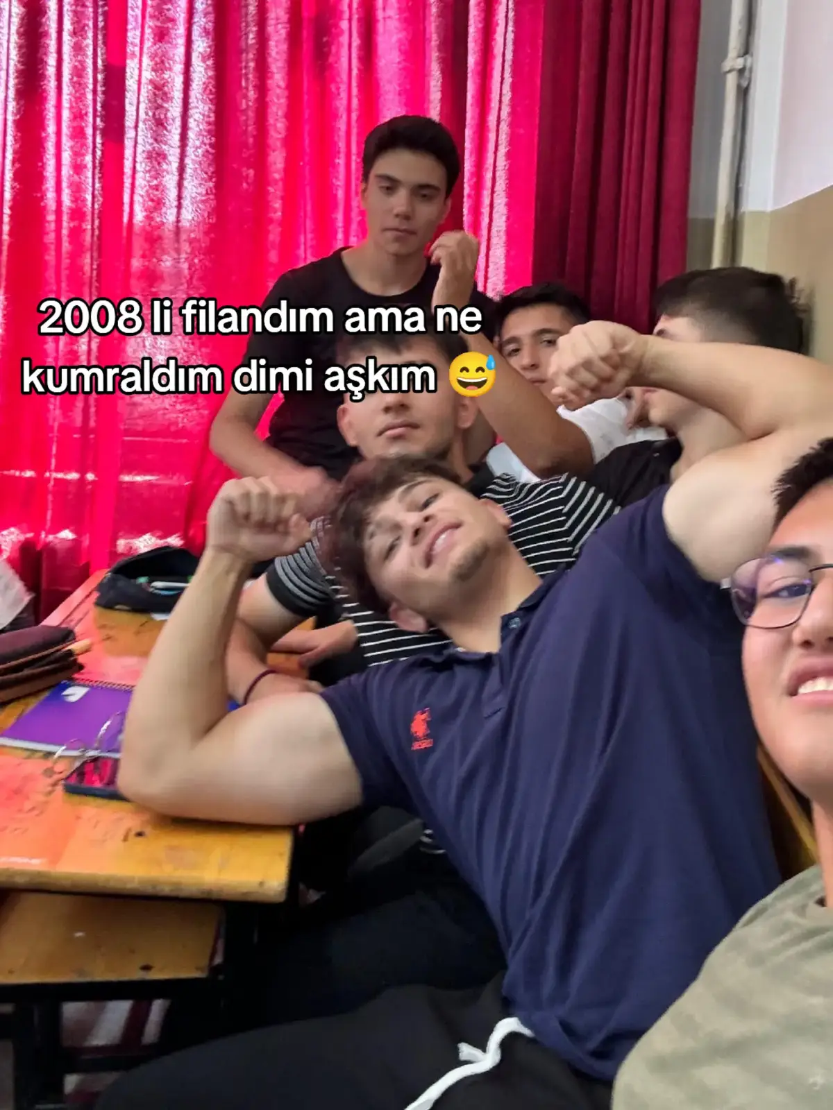 #beniöneçıkart #keşfet #2008 #yaz #demetakalın Sene başı yüzümüz gülüyomuş la