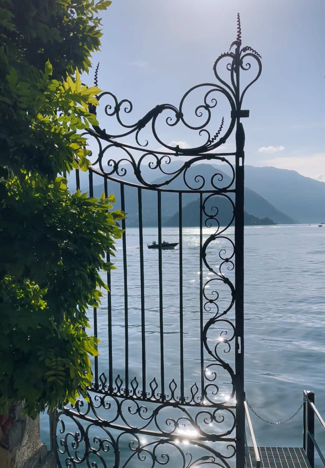 The magic of Lake Como 🇮🇹 #italy 