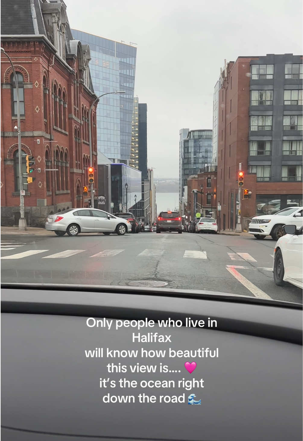 Halifax street views 🌊🌸🩷🤗 Have you been here !? 💭 #halifax #halifaxnovascotia #halifaxns #halifaxnoise #halifaxharbour #halifaxwaterfront #canada_life🇨🇦 