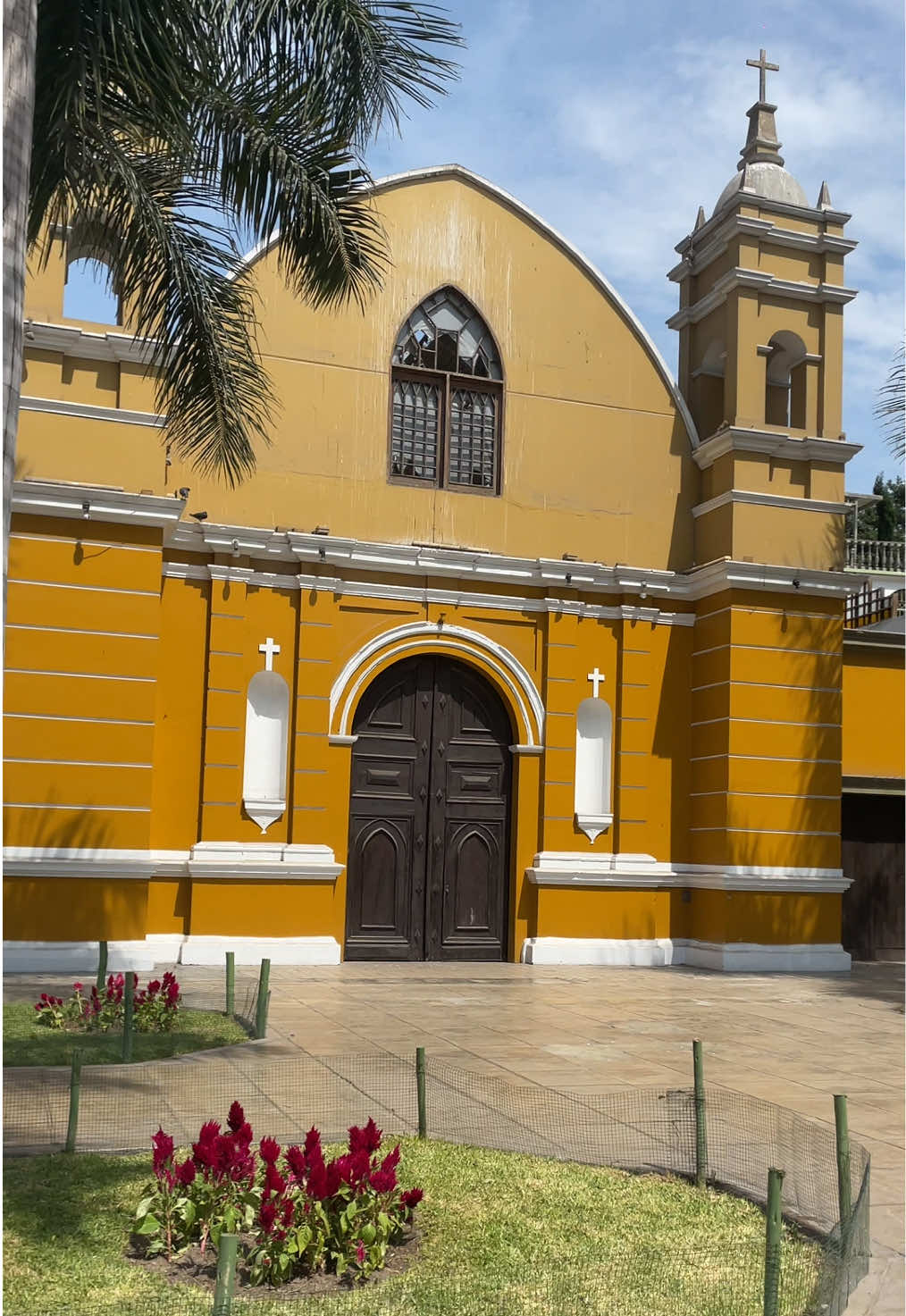 📍Barranco fue fundado el 26 de octubre de 1874, siendo en la actualidad la mezcla perfecta entre lo moderno y el arte.  Lugar de tradiciones y grandes puestas de sol, no pierdas la oportunidad de vistarlo!☀️ @Municipalidad de Barranco   #lima #peru🇵🇪 #peruanosenelmundo #peruanosenelextranjero #peruanosenchile🇵🇪🇨🇱 #peruanostiktok #peruanosenusa🇺🇸🇵🇪 #peruanosenitalia🇮🇹 #peruanosenespaña🇵🇪🇪🇦 #limaperu #barrancolima 