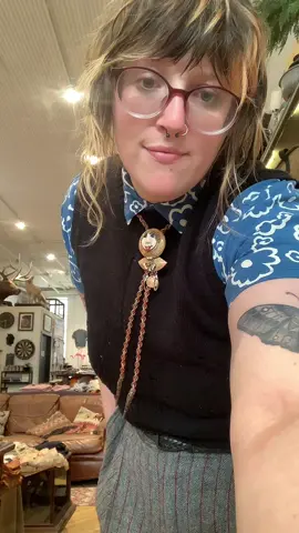 Mid day fit check ✨ #fitcheck #queerfashion #OOTD #nonbinary #queerootd #bolotie #nonbinarytiktok #desmoines #midsizestyle 