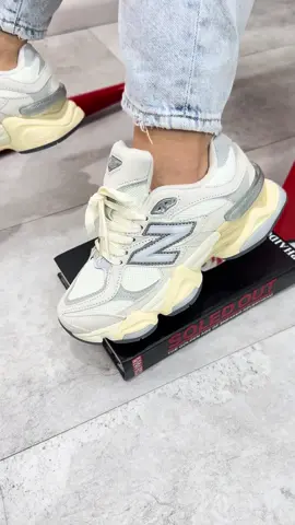 ¿La sneaker que está agotándose en todas partes? Sí… esta.🤩 Las NB 9060 no son solo un par de zapatillas. Son un statement. Edición limitada. Estilo futurista. Y sí, vuelan de las tiendas. ¿La vas a dejar pasar otra vez? Y en Bucéfalo consigues las mejores😍 #newbalance9060 #newbalance #zapatillas #paratii 