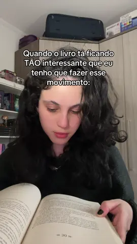 eu sempre estrago os livros 😭 #bookstan #fantasybook #indicacaodelivros #foryou #sarahjmaas #bookgirlies #tronodevidro #tog #aelingalathynius #leitores #comedia 