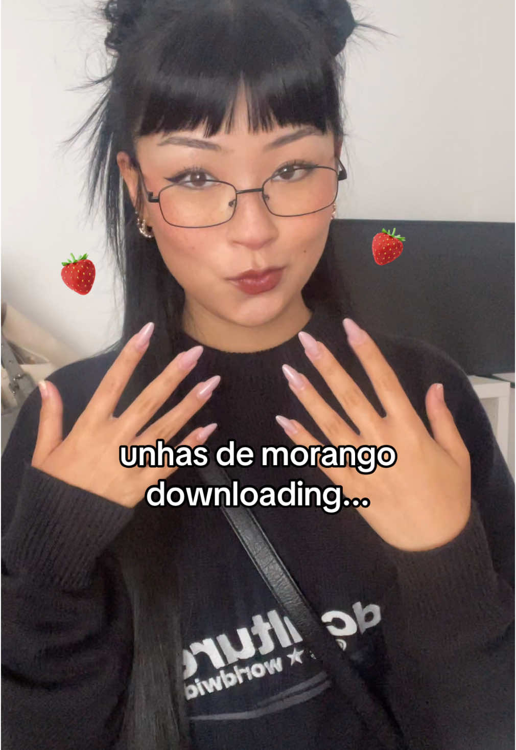 fiz na @Nails n’ Roll 🍓🗣️