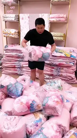 Set lengkap sprei, selimut dan sarung bantal murah, pilih motif dan ukuran di keranjang kuning #yukbunda #cekpromonya #sepreisetbedcover #klikkranjangkuning #bedcover #bedcoverset #spreisetbedcover #sprei #fyp 