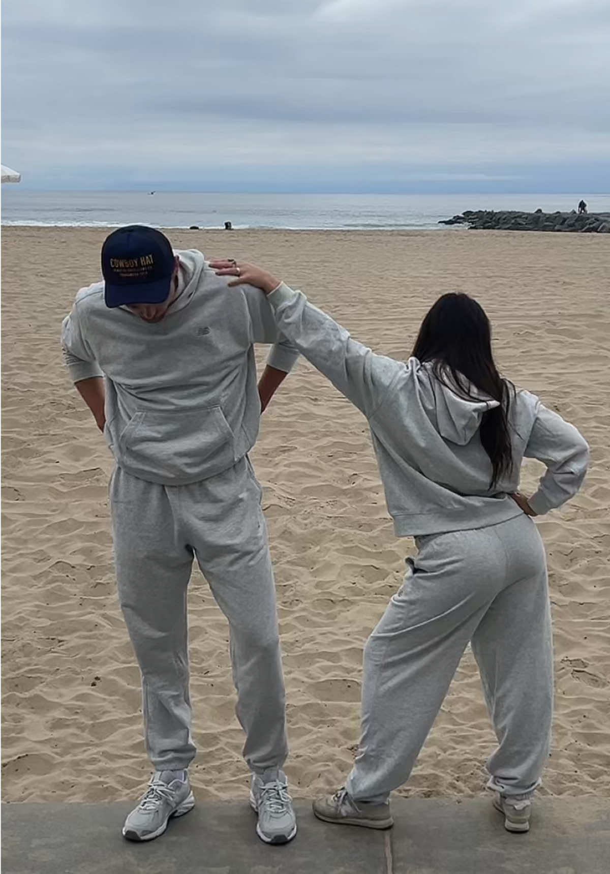 Seeing if we remembered the line dance from the RANSOM CANYON season finale lol  @Jennifer Ens @Netflix #RansomCanyon #NewBalance  #LineDance @New Balance 