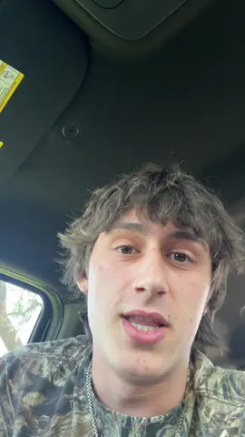 And I’m sure there’s a lot of women that agree with this cause wtf are u wearing #fyp 