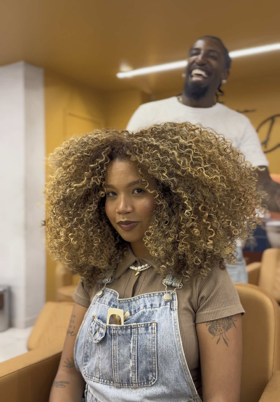 CABELO CACHEADO VOLUMOSO  Em todos os curso ela tá presente ❤️ #fyp #cachos #fypシ゚ #Love #crespo #crespos #cacheadas 