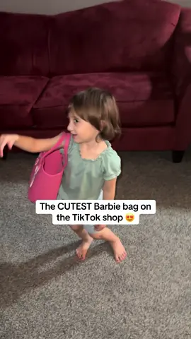 can’t wait to send my baby to school with her new lunch bag 🥹😍 #fypシ #tiktokshop #barbie #barbielunchbag 