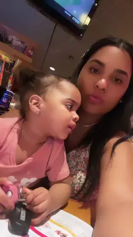 Yo vivo y repiro por mi hija 👧 te amo♥️🎁🦋