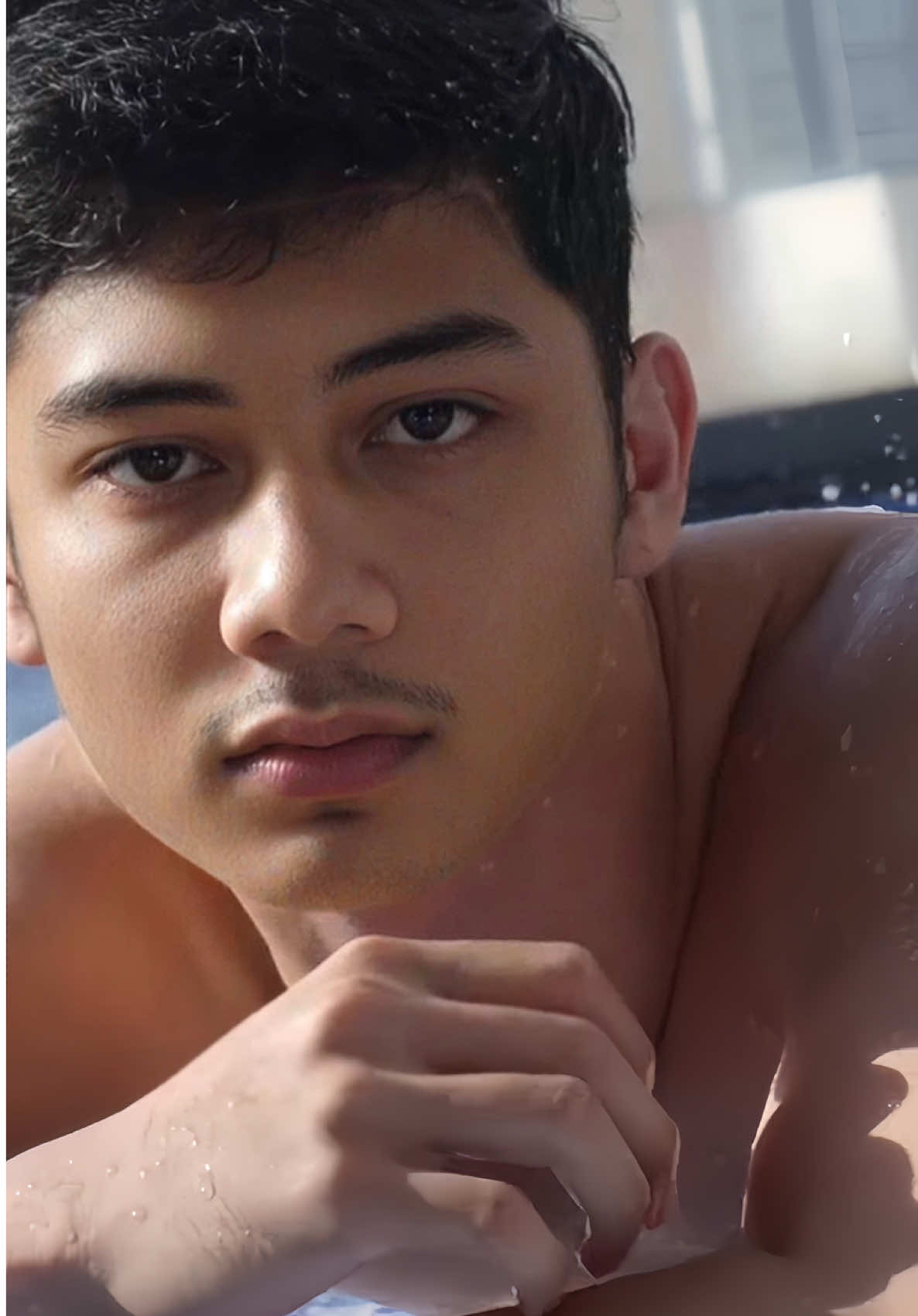Yuk, olahraga sambil bermain, salah satu pilihannya adalah berenang. Happy Sunday teman2.#renang #happysunday #model #prialokal #fyp #fyppppppppppppppppppppppp #januar #outfit #bukandonaturdilarangngatur 