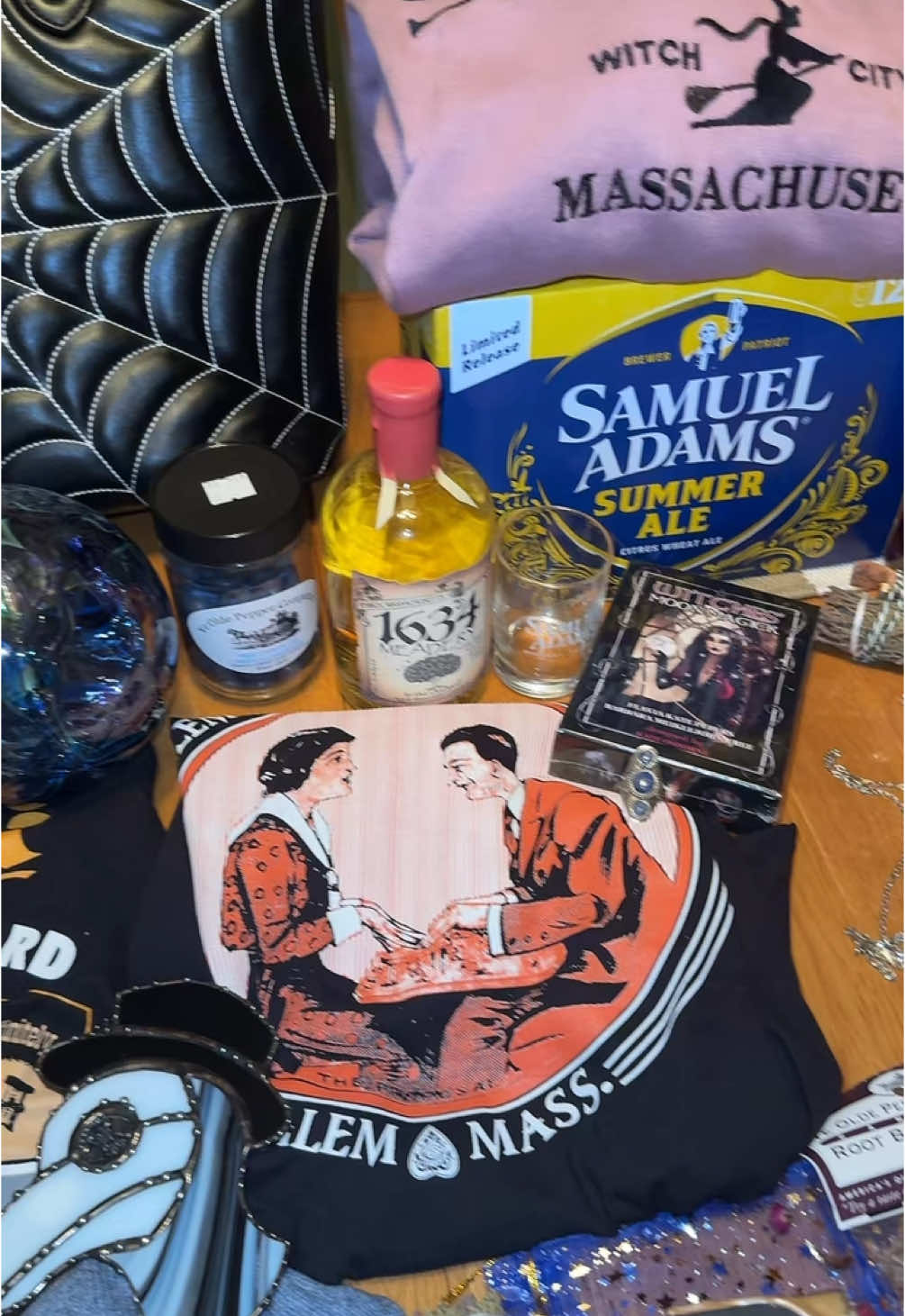 So happy with all my goodies!! #salemmassachusetts #boston #massachusetts #witchy #jewlery #halloween #haul #shoppinghaul #purse #ouijaboard #candy 