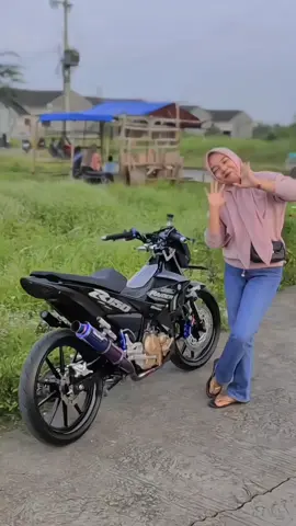 fufi + ayangg🥰🤍  #fyp #lewatberanda #satria150 #satriaf150 #satriafu150_modif #satriafumodifikasi #satria150fi_độ_kiểng #raider150fi #satriafuindonesia #teamsuzuki 