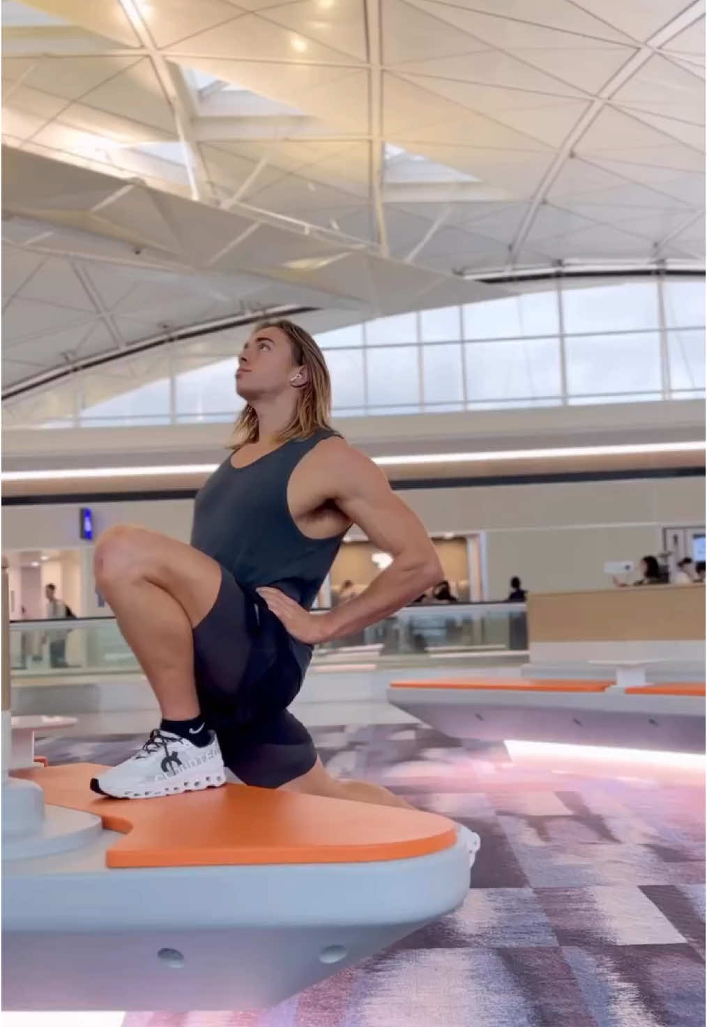 LONG FLIGHT? QUICK FIX - AIRPORT MOBILITY 🛠️✈️🛠️ Release a tight sore body from long flights with these ⬇️:  1️⃣ Elevated split squats ✅ Calf’s, hip flexors 2️⃣ Bench pigeon good mornings ✅ Glutes 3️⃣ Thoracic arches ✅ Lumbar / thoracic spine ✈️ Save for when you travel next! #mobility #foryoupage #Fitness