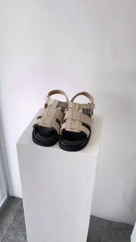 sendal on, worry gone! #sendal #sendalwanita #sendalmurah #sendalviral #sendalcantik #sendalcantikwanita 