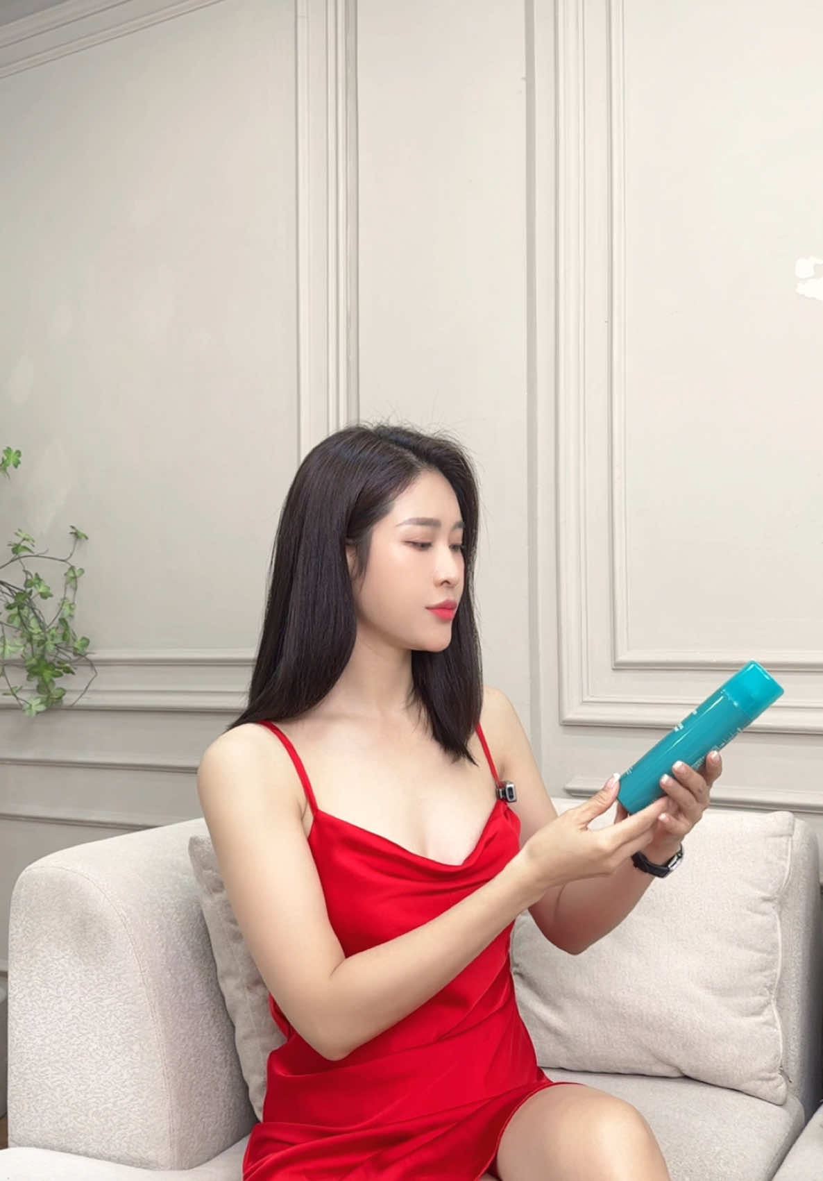 Xịt chống nắng cả mặt và body #xuhuong #camnhungdaily #xitchongnang 