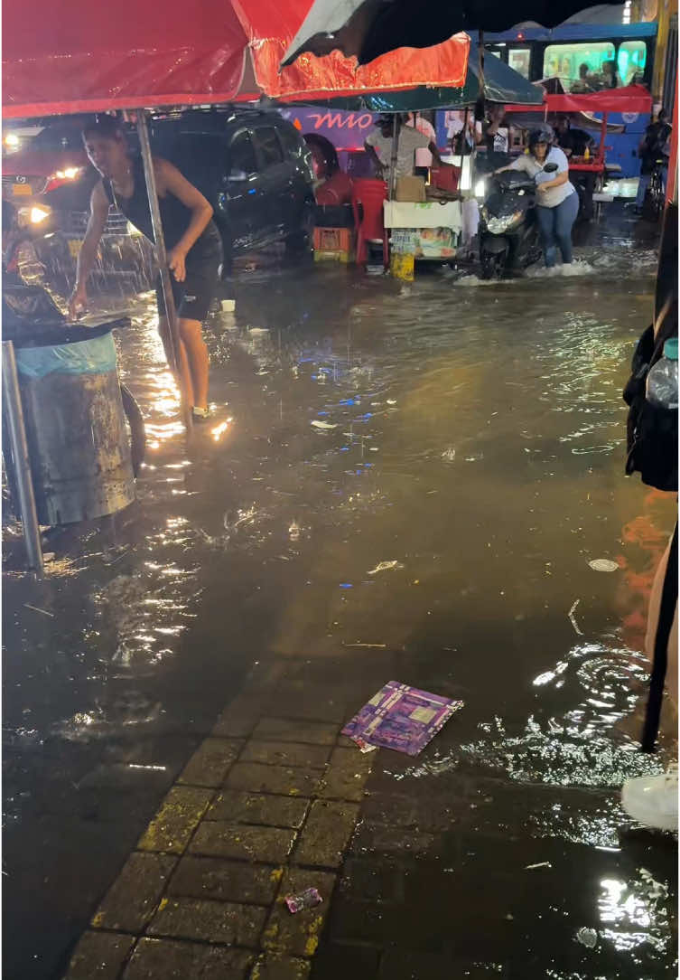 Cali cali cali … lo demás es loma #cali #lluvia #caliescali #llover 