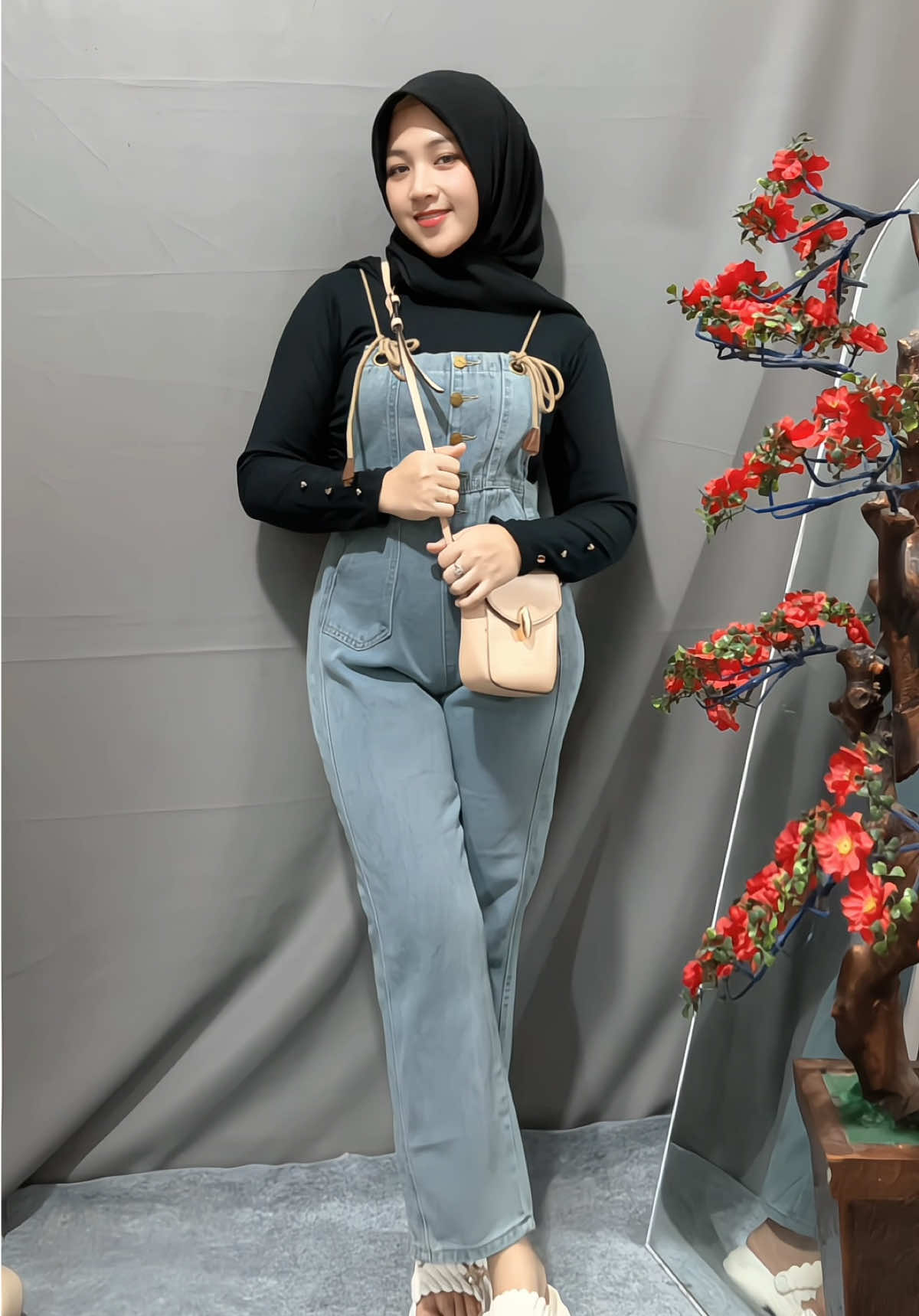 Wishlist dari lama kesampean juga beli oberall gemay yg lagi diskon ini 😭😭 #overall #bajukodok #jumpsuit #blouse #tas #taswanita #fyp #outfitideas #ootdhijab #promoguncang55  #wibgajian 