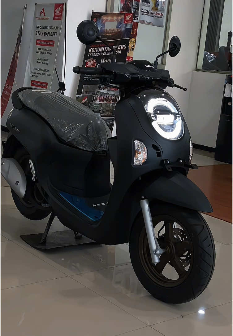 Dp 500 rb saja sudah bisa bawa pulang New Honda scoopy prestige  ✅Persyaratan ktp dan kk saja  ✅Hanya melayani wilayah Surabaya Sidoarjo dan Gresik  ✅bisa tukar tambah dengan motor lama all merek  Info pemesanan bisa hub: ☎️ 083847451263 feri  #honda #hondasurabaya #hondaterdekat #dealer #dealerterdekat #scoopy #scoopyprestige #scoopymodifikasi #scoopyterbaru #masukberanda #fypage 