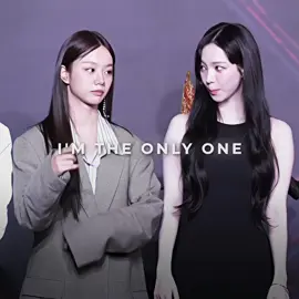 She uses her charm to approach women smoothly. 😭😭 ( Ib : @ddeungie ✦ )  #yuricass #support #support_me #FRIENDIYRIVALRY #friendlyrivalry #เพื่อนรักเกมลวง #netflix #hyeri #edit #fye #fyp #karina #aespa #aespa_official #aespaedit #karinaedit #hyeriedit #girlssupportgirls 