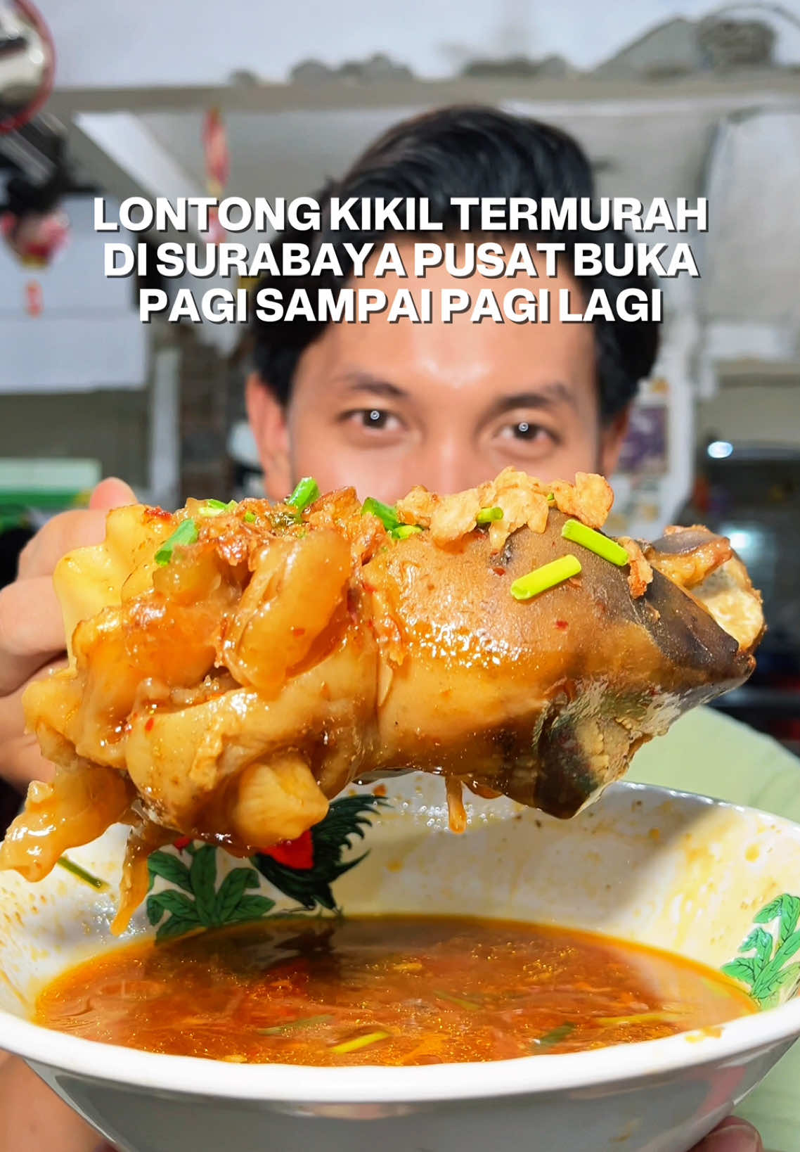 LONTONG KIKIL TERMURAH DI SURABAYA PUSAT BUKA DARI PAGI SAMPAI PAGI LAGI 🤩 @KulineRun  📍 Sego Manten, Jl. Pasar Kembang No. 76 Surabaya (masuk xiang rui kopitiam, stand paling pojok dekat pintu masuk) ⏰ Buka : 10:00-04:00 (senin libur) 🏷️ Harga: mulai 15k ➖➖➖➖➖➖➖➖➖➖➖➖ #lontongkikil #kikilsapi #espodeng #segomanten #nasicampur #masakanjawa #kondangan #jajananviral #surabaya #kulinersurabaya #surabayafoodies #jajanan #dolanyoksurabaya #kuliner #foodies #baksosurabaya #jajanan #cemilan #camilan #foryou #foryoupage #fyp 