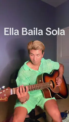#ellabailasola #ellabailasolapesopluma #chino #guitar #houstontx #fyp 