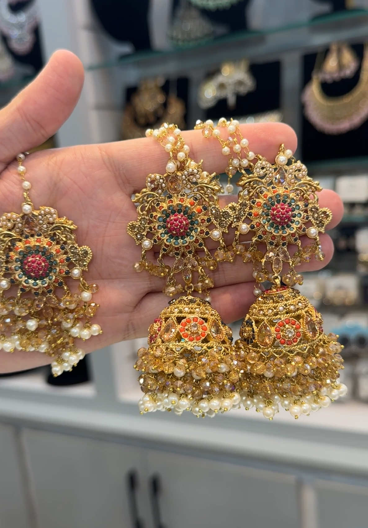 Bindi jumka 😍#jewelry #jewelrybusiness #foryou #foryoupage #viral #viralvideo #tranding#trandingvideo #fyp #fypシ゚ #sangamwala #creatorsearchinsights #fypage #goviral #fyppppppppppppppppppppppp #