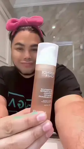 Hi sahabat Skinmin! ✨ Ka Ivan Gunawan lagi rutin pakai MK SKIN loh! Ngerasain sendiri perubahan kulit yang makin sehat dan terawat! Siapa yang lagi rutin pakai MK SKIN juga? 😉@MK SKIN OFFICIAL @MK SKIN OFFICIAL @MKSKIN ID #mkskin #mkskinofficial #fyp 