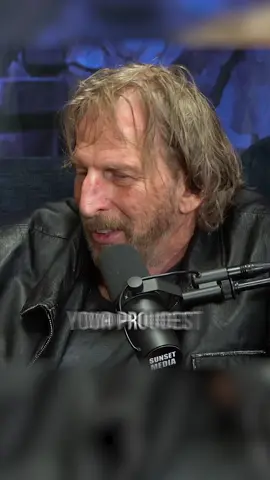 Chris Myers (@chrismyersfox) on O.J. Simpson: Journalism, Judgment & Karma Few journalists had closer access to O.J. Simpson than Chris Myers. In this candid clip, he shares his thoughts on the trial, what it was like interviewing O.J. afterward, and why he believes justice eventually came in a different form. Watch the Chris Myers episode of INDUSTRY STANDARD on YouTube – Link in bio #ChrisMyers #OJSimpson #Journalism #TrueCrime #OJTrial #SportsJournalism