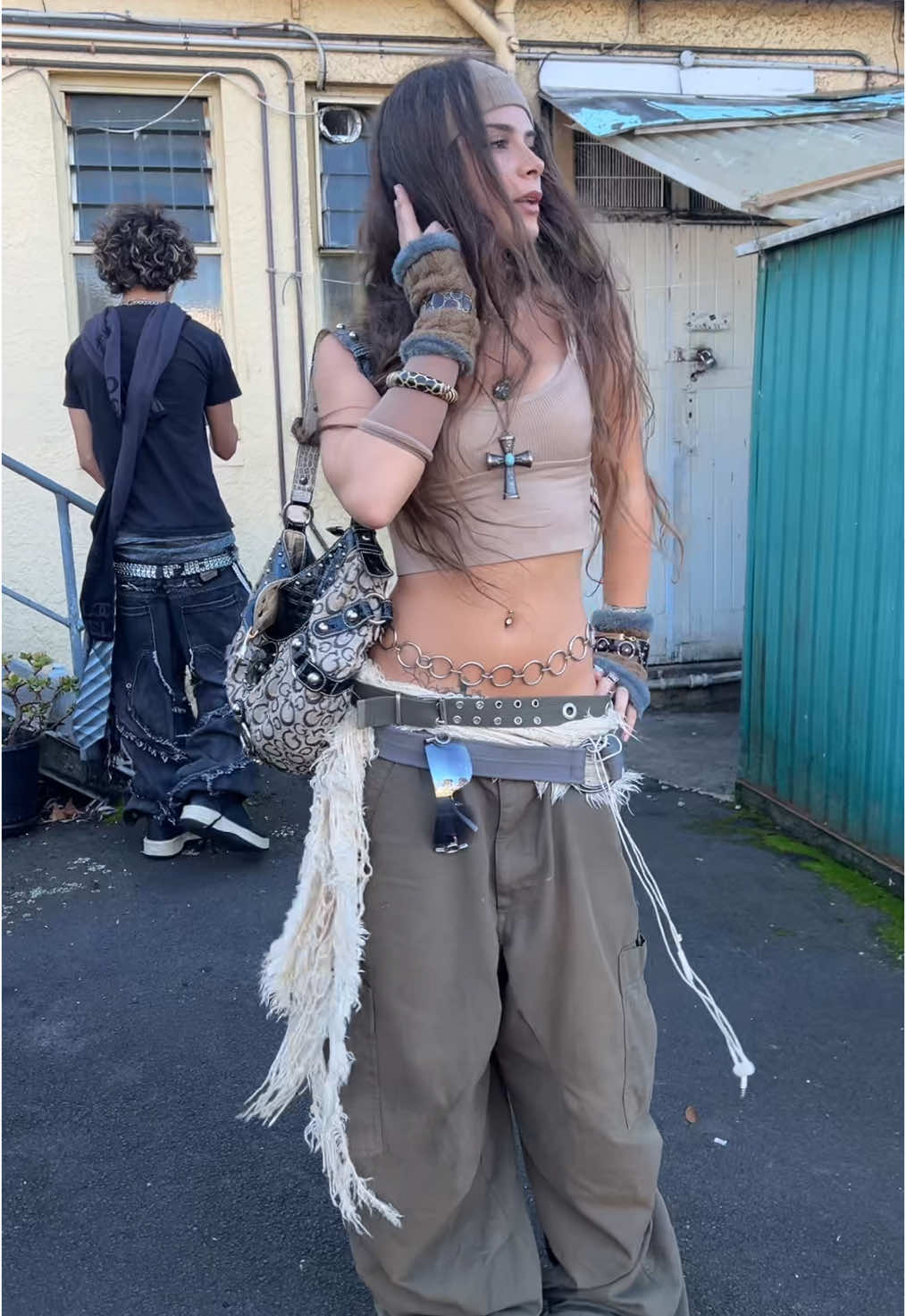 @lilith @charlotte bae your 🔫 showing😝 