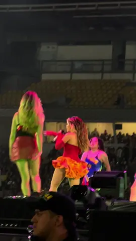 Juliana cantando en su primer Campín un sueño cumplido  #juliana #maluma 