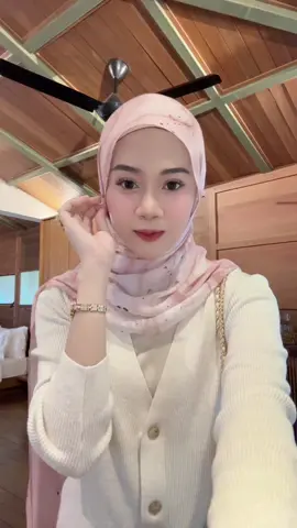 fitcheck bali day 2~ 🤍one set; uniqlo 🤍hijab; isla attire 🤍tas; cnk