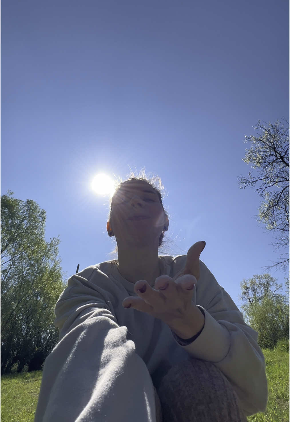 Stiu ca lumea nu mai are timp sa asculte 5 min la un video de pe internet, mai ales de pe tiktok, dar mi-ar placea sa stiu ce parerea aveti despre viata la tara 👇🏼 #viatalatara #fyp #ganduridedimineata #romania #viatasimpla 