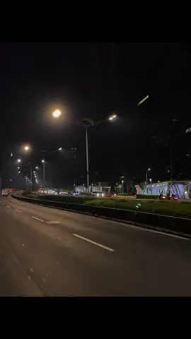menghapus semua cinta yang kau buat dihatiku.