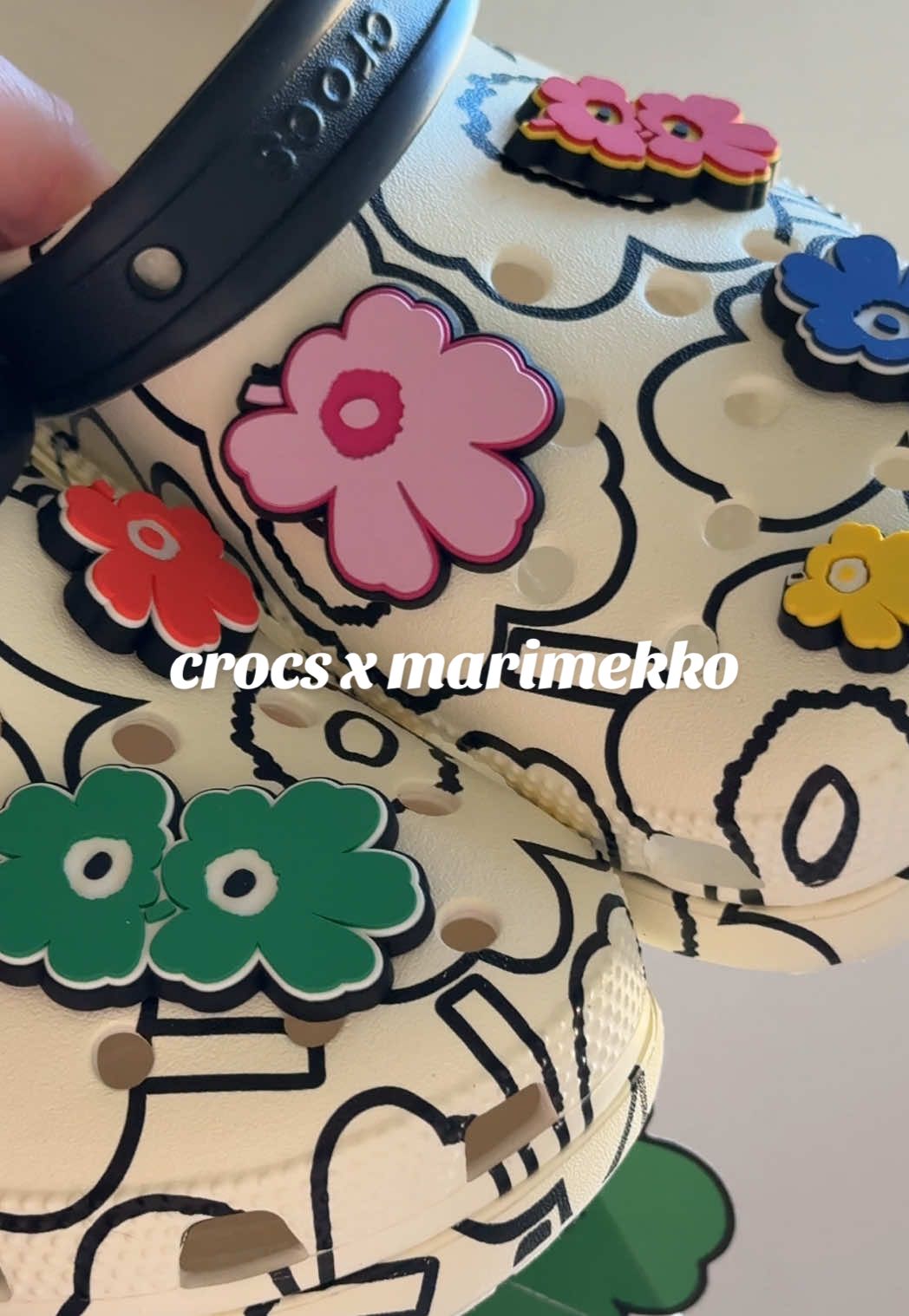 Anteeks mut onks tässä tän vuoden paras yhteistyömallisto? Nää on U P E A T 🔥 #crocs #marimekko #fyp #fypsuomi #suomitiktok #sinulle 