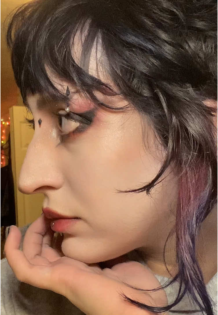 My forehead/hairline is blue cuz im a necrotic rotting zombie btw not because I just dyed my hair. Just btw ♡  #makeup #goth 