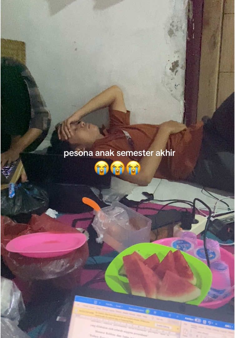 Pov: Anak semester akhir :v #viral #fyp #lfl #skripsi #wisuda #mahasiswa #universitas #foryou 