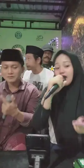 #karaoke  Bahtera Cinta  #tiktoklive #livehighlights #v #fyppppppppppppppppppppppp #musik #dangdut #video #reels #semuaorang #sorotan #viralvideo #fypp 
